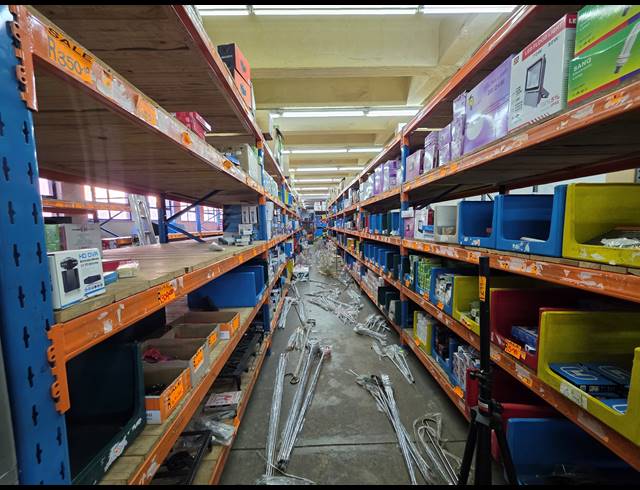 3,434M² WAREHOUSE FOR SALE IN AMALGAM